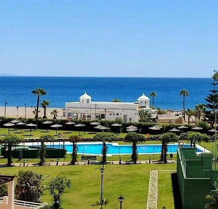 La Noria Playa Sabinillas - Beachfront Apartment *